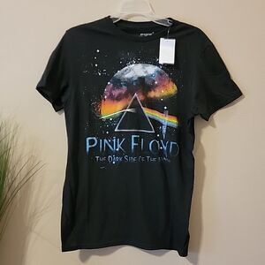 YOUNG MEN'S PINK FLOYD CONCERT T-SHIRT, NEW!